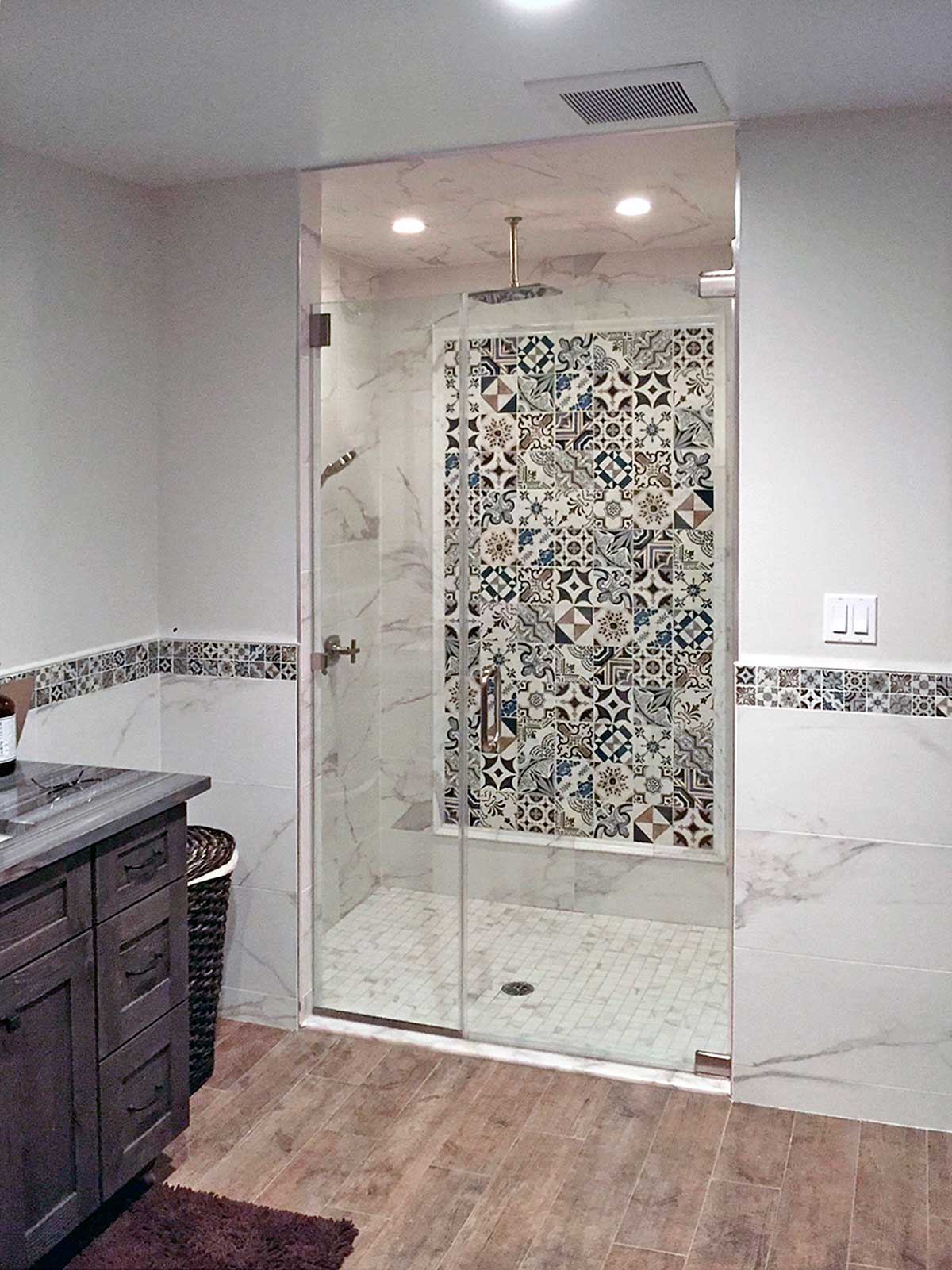 Decorative bathroom tile - Bristol Deco Dots BDD