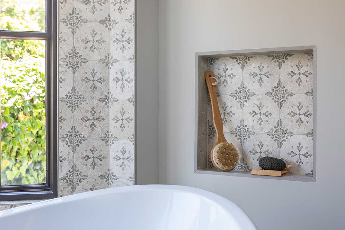 Decorative bathroom tile - Crystal topaz