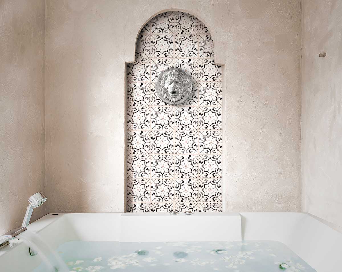 Decorative bathroom tile - Oasis Black AST Wall